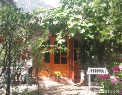 Apartmani i sobe OKUKA, частни квартири в града &Scaron;u&scaron;anj, Черна Гора